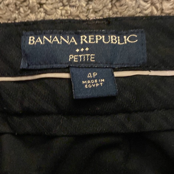 Banana Republic. Brown herringbone dress pant. Size 4P - Picture 3 of 3